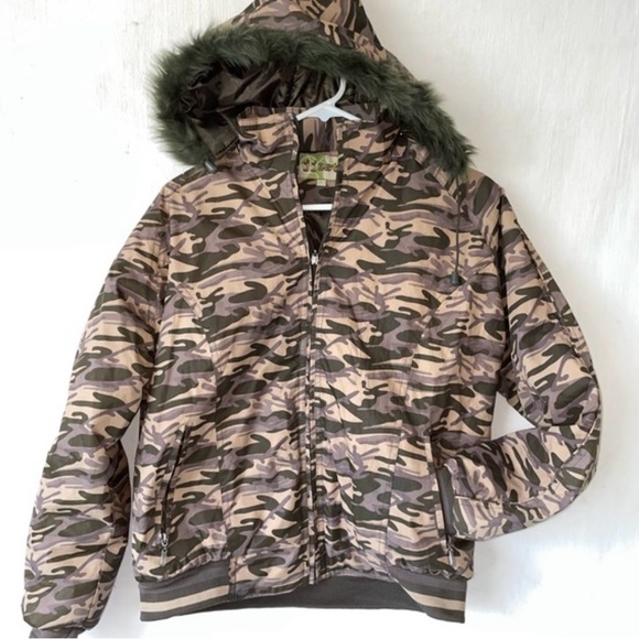 Camo Hooded Jacket - Picture 12 of 14